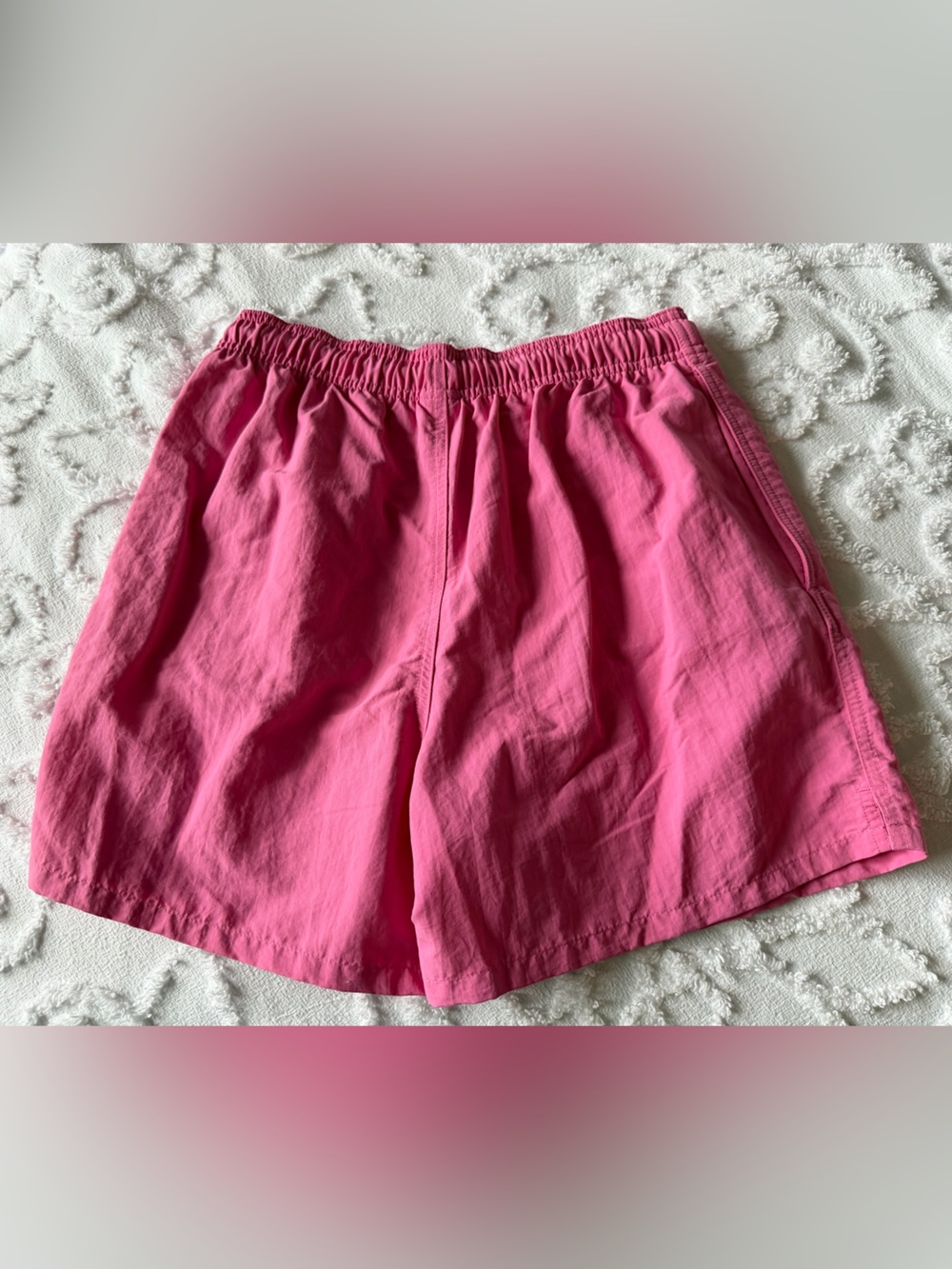Aritzia TNA Big Easy Nylon Shorts - Picture 2 of 4